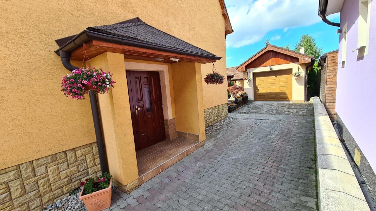 Rodinny Dom "Ako Doma" Velky Slavkov Exterior photo